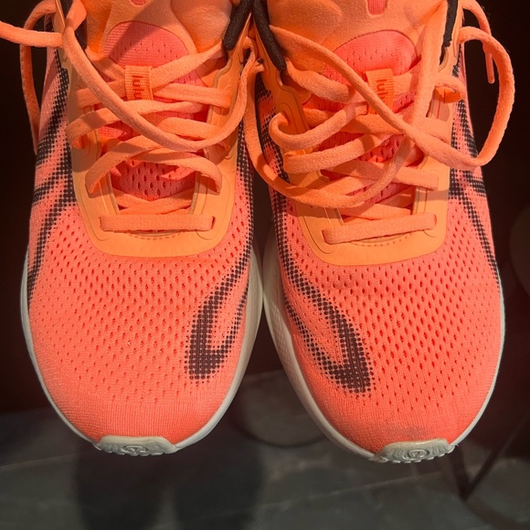 lululemon Beyondfeel running shoes - Picture 11 of 16